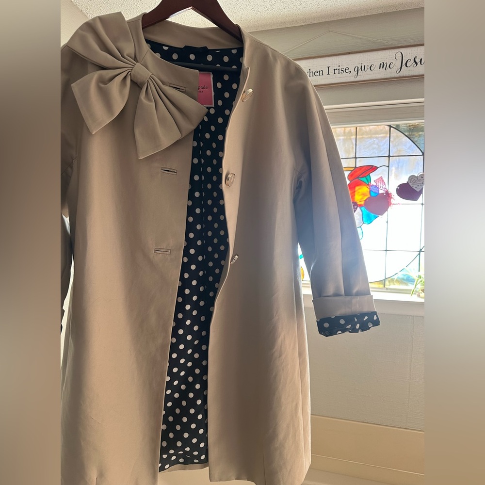 kate spade Beige Trench Coat with Polka Dot Lining and Bow Collar